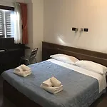 - Centre 4*