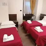 招待所 - Centre 4*